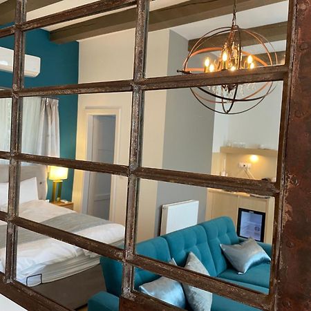Frida Apartman, Exkluziv Varpanoramaval, A Belvaros Sziveben, Ingyenes Parkolassal Veszprem Ngoại thất bức ảnh